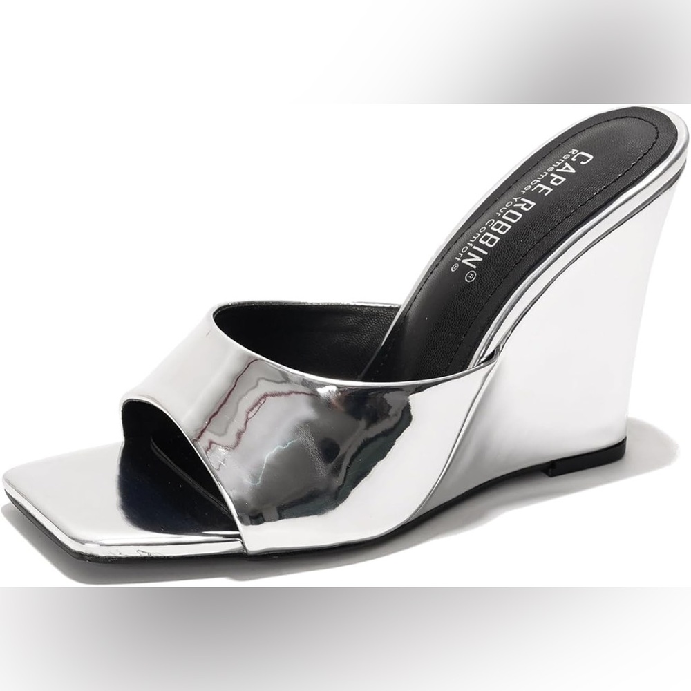 NIB Cape Robbin Women's Metallic Slip-On Wedge Heels with Square Toe (Willamina)